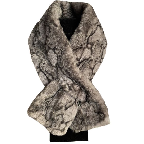 Cuello Gris